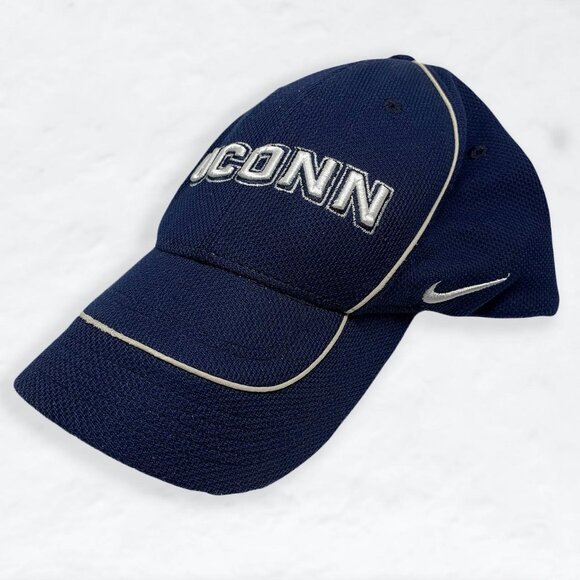 Nike Vintage UCONN Huskies Team Adjustable Cap Hat - Picture 1 of 3
